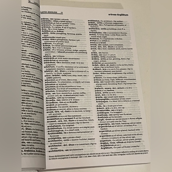 COLLINS LATIN CONCISE DICTIONARY. - Picture 5 of 9